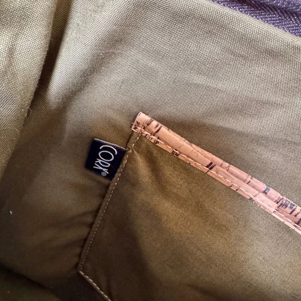 Cork Natural Sustainable Wood Grain Striped Tote Bag Tan Brown Olive Lining